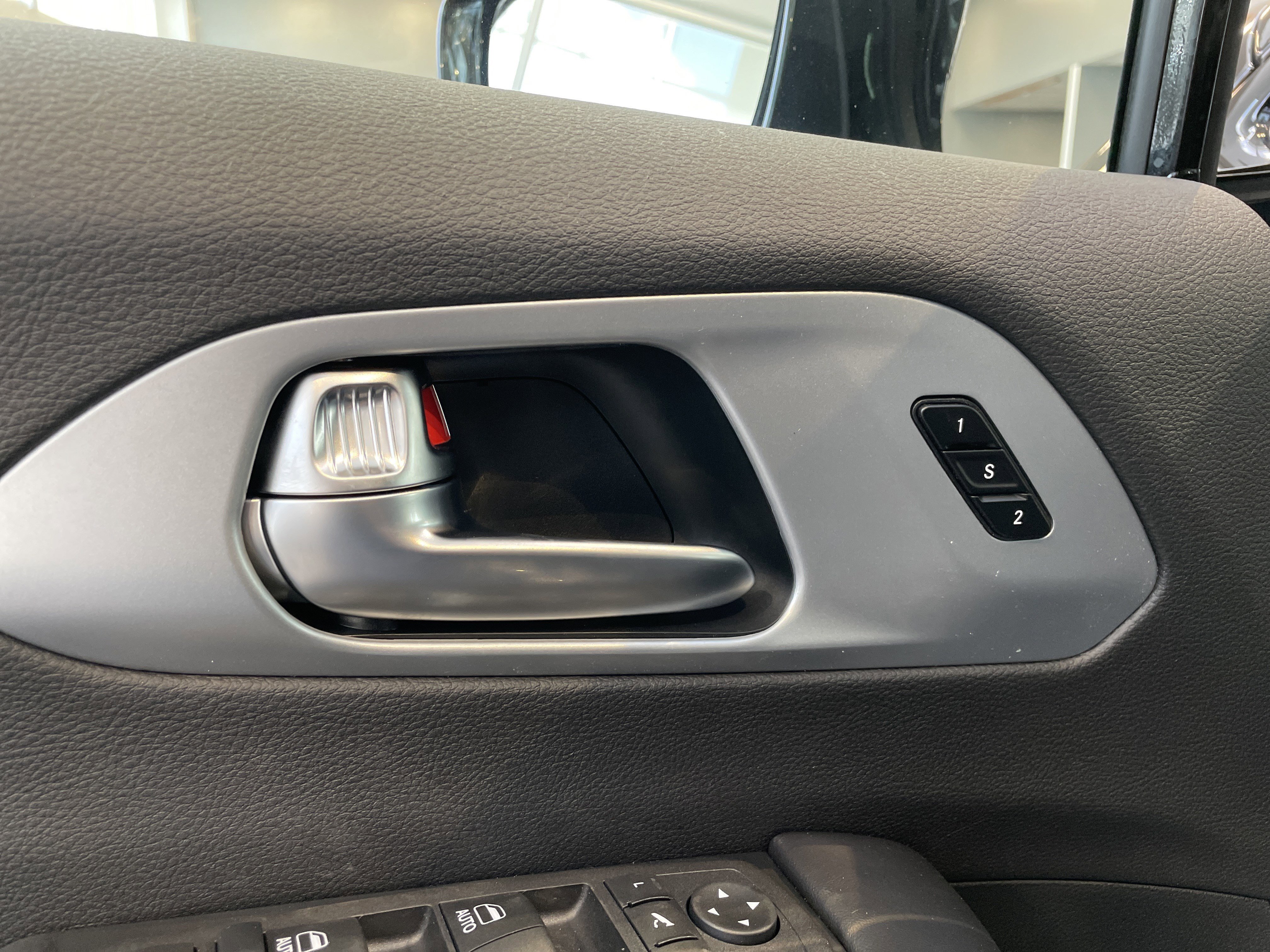 New 2026 Chrysler Pacifica Limited w/ Uconnect Theater Family Group FWD image 14