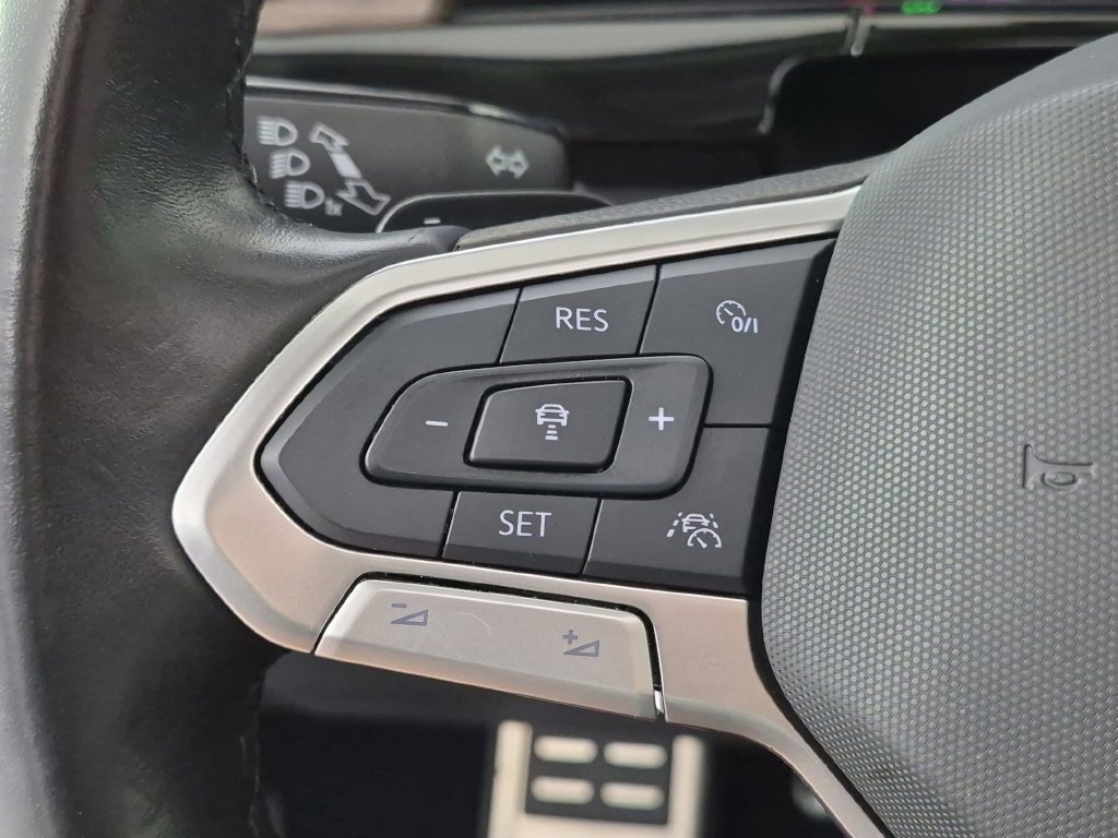 Used 2025 Volkswagen Atlas SEL Premium R-Line AWD/4WD image 18