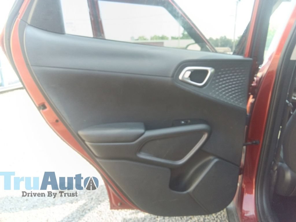 Used 2020 Kia Soul S FWD image 37