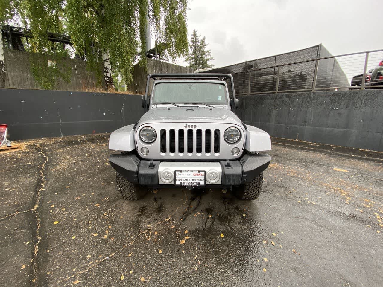 Used 2014 Jeep Wrangler Sahara AWD/4WD image 9