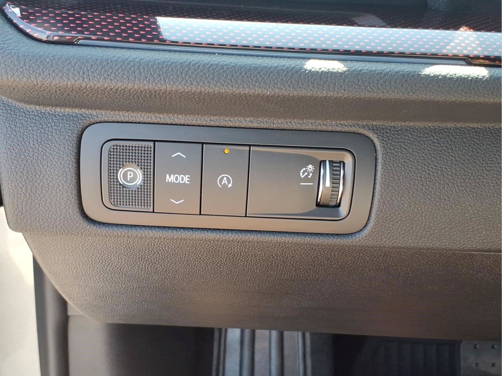 New 2027 Chevrolet Traverse RS w/ LPO, Floor Liner Package FWD image 18