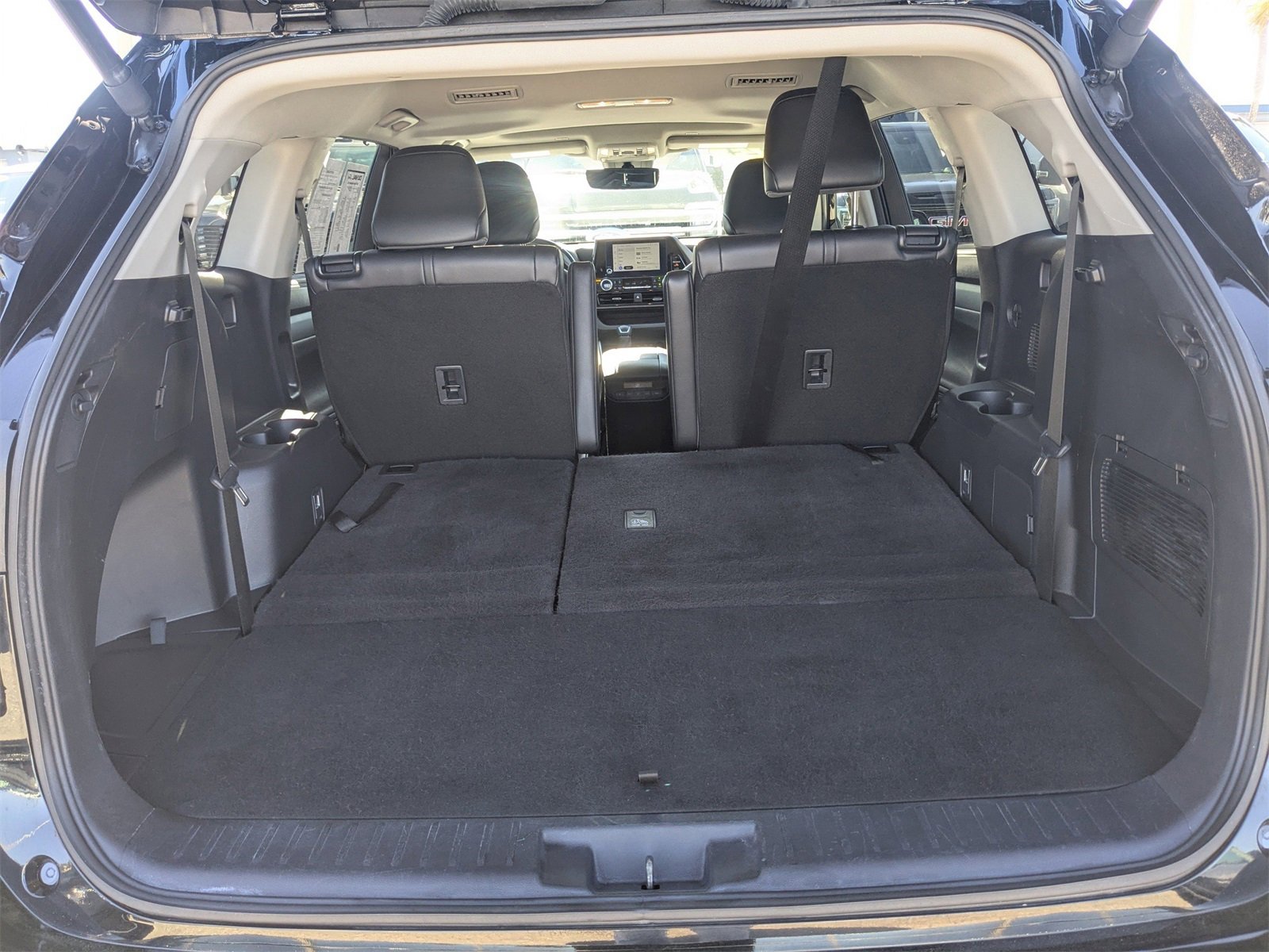 Used 2024 Toyota Highlander XLE image 13