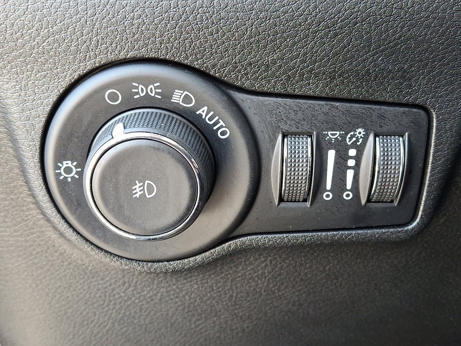 Used 2022 Jeep Compass Limited image 25