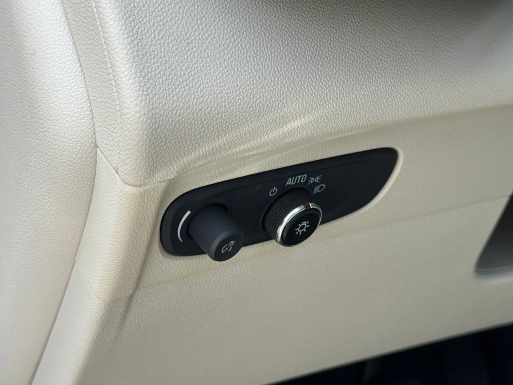 Used 2021 Buick Envision Preferred AWD/4WD image 11