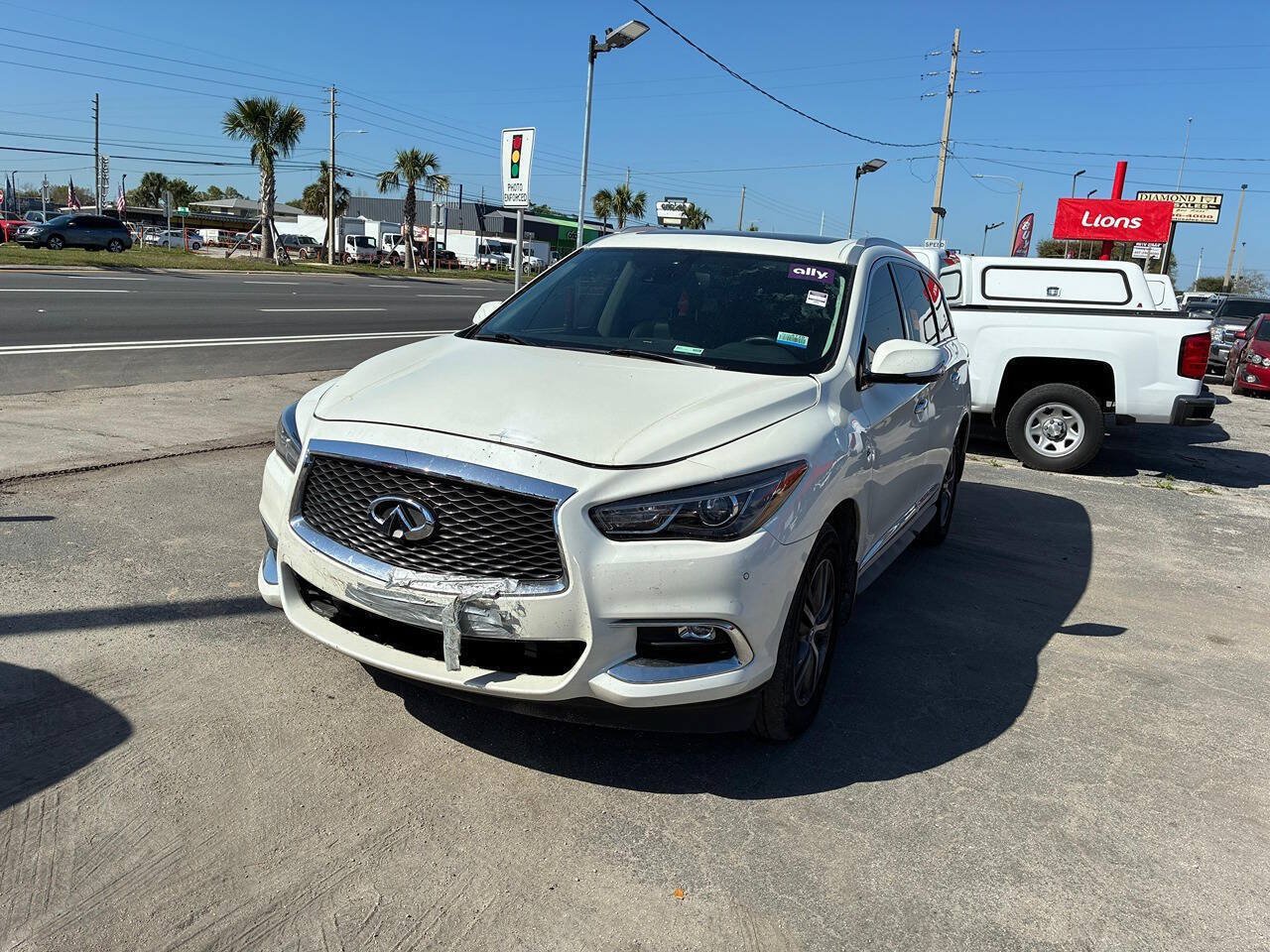 Used 2020 INFINITI QX60 Luxe w/ Essential Package FWD image 12