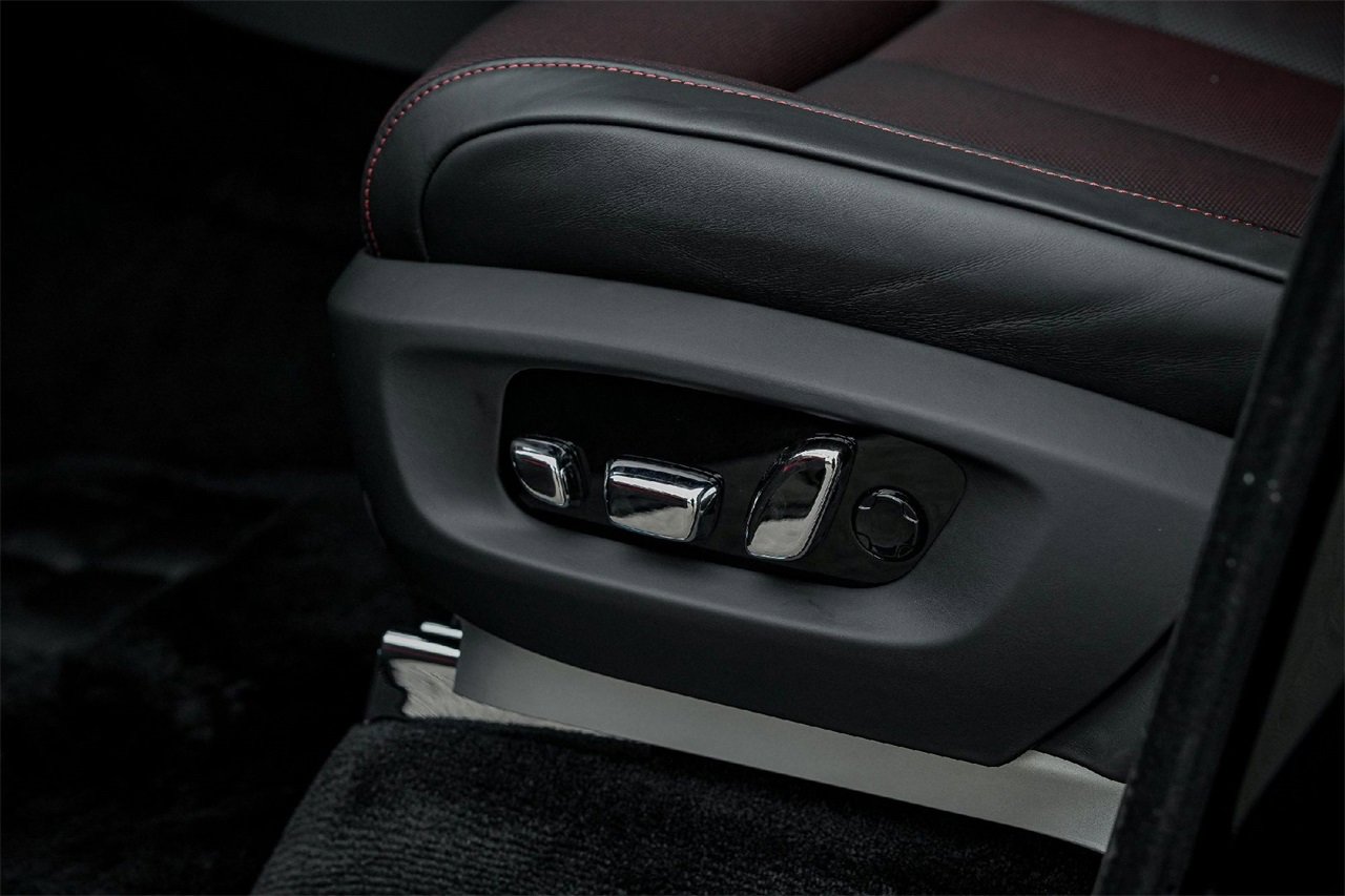 New 2026 Rolls-Royce Cullinan image 34