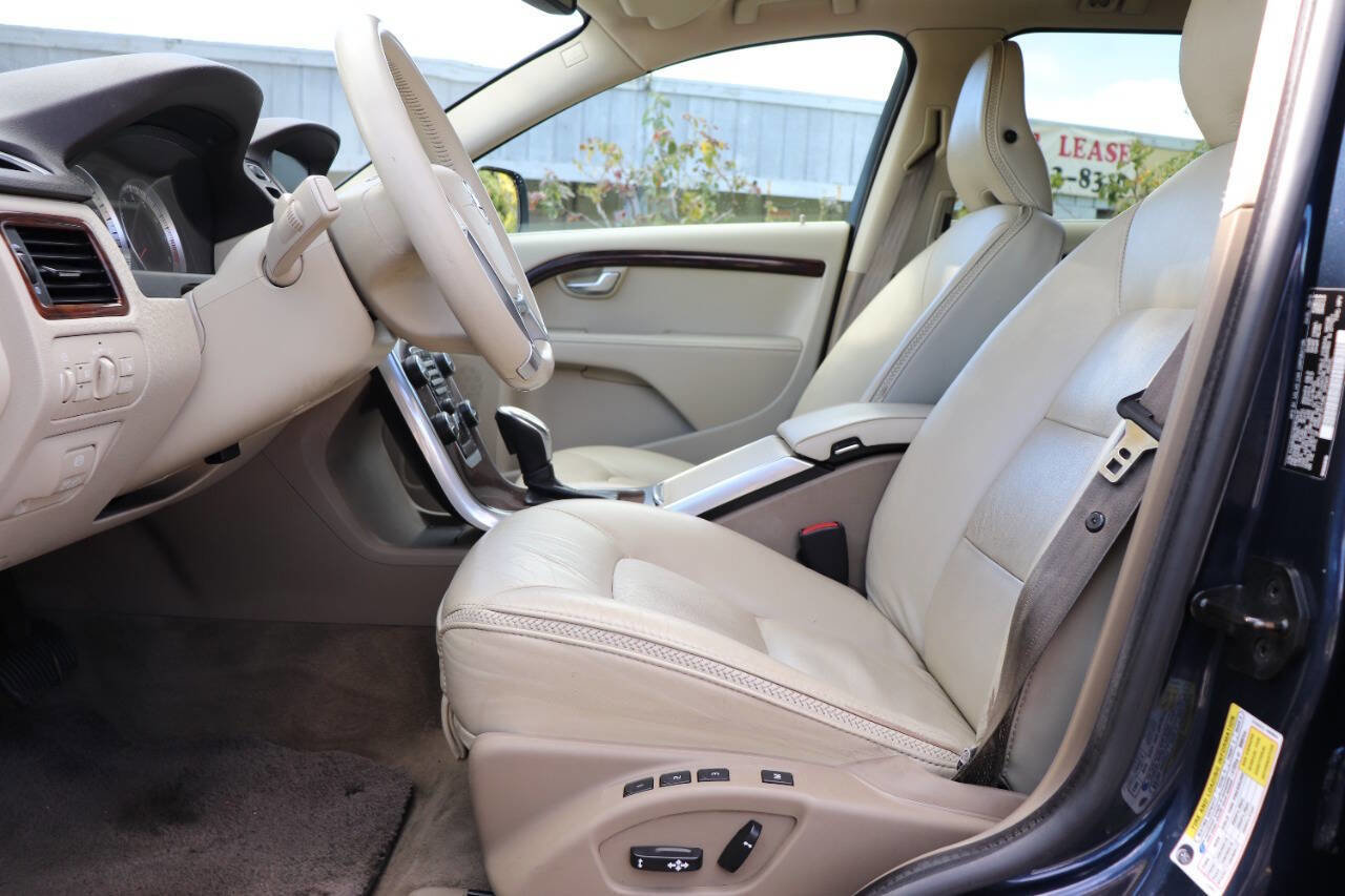 Used 2013 Volvo XC70 T6 image 12