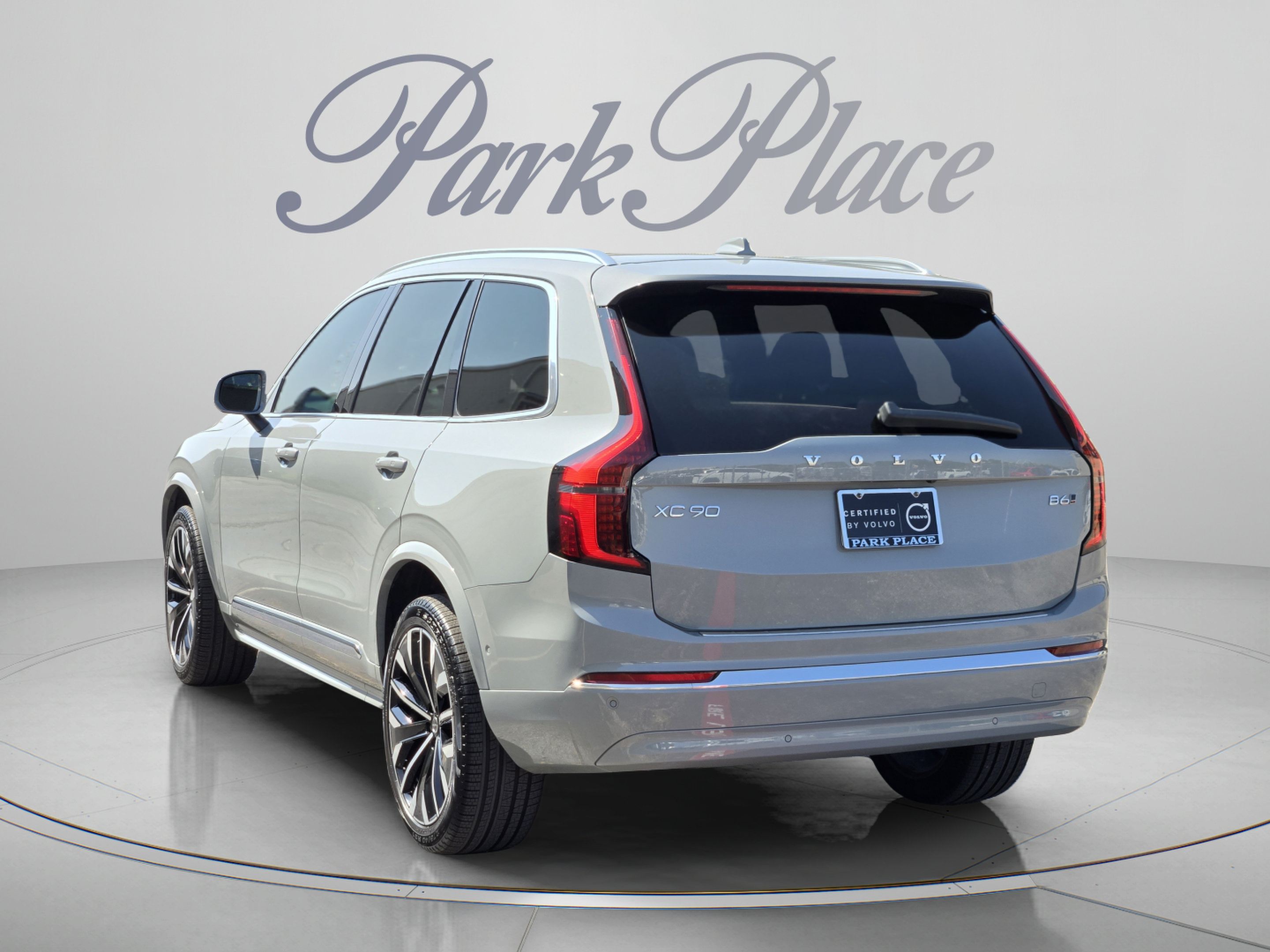 Certified 2026 Volvo XC90 B6 Plus w/ Protection Package Premier AWD/4WD image 3