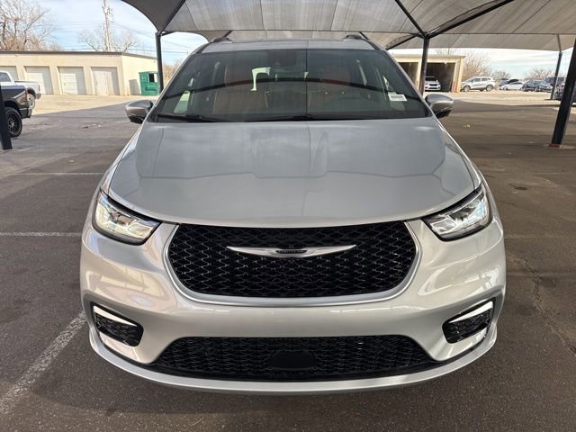 New 2026 Chrysler Pacifica Pinnacle FWD image 2