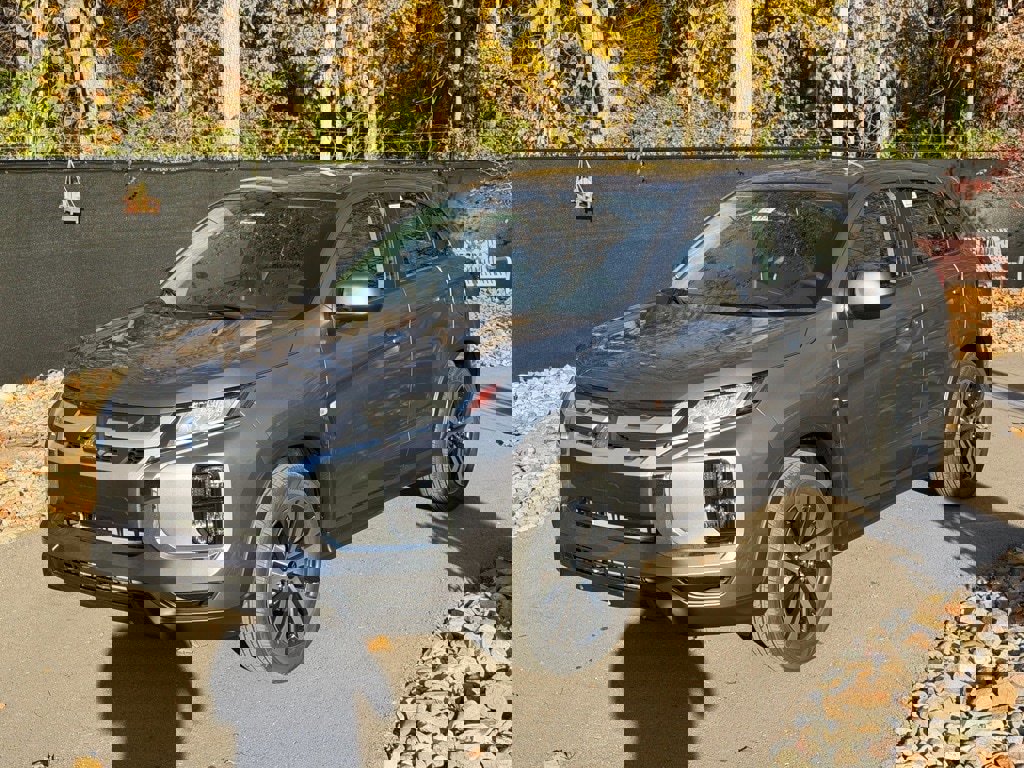 New 2025 Mitsubishi Outlander Sport ES image 1