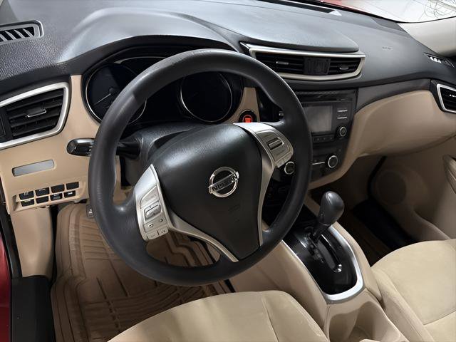 Used 2016 Nissan Rogue SV image 18