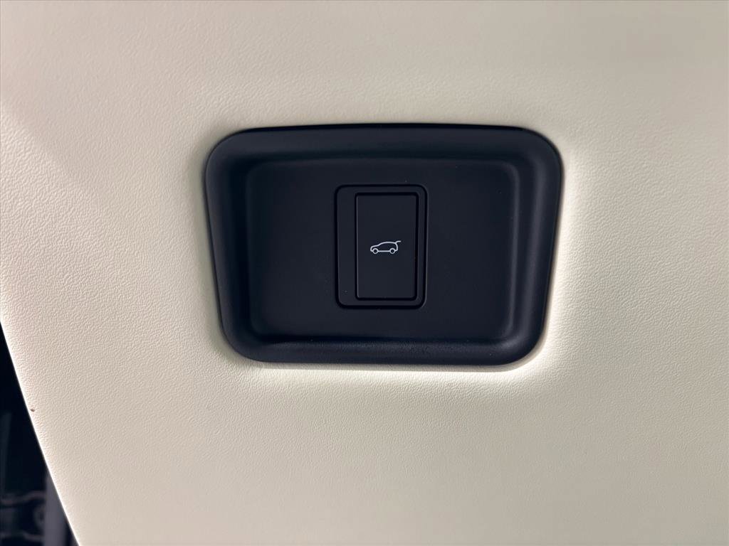 Used 2025 Land Rover Range Rover Long Wheelbase Autobiography image 21