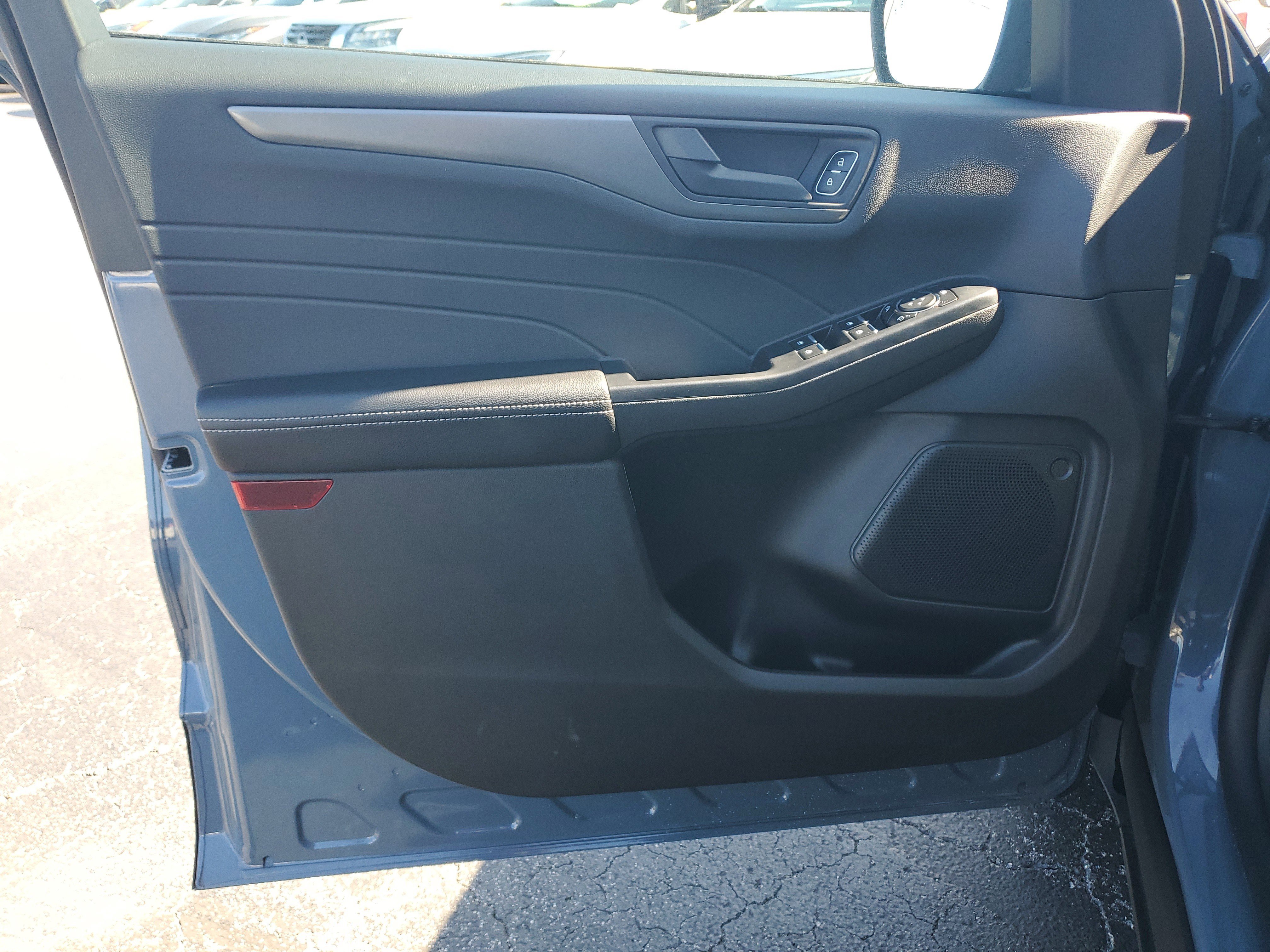 Used 2025 Ford Escape Active image 16