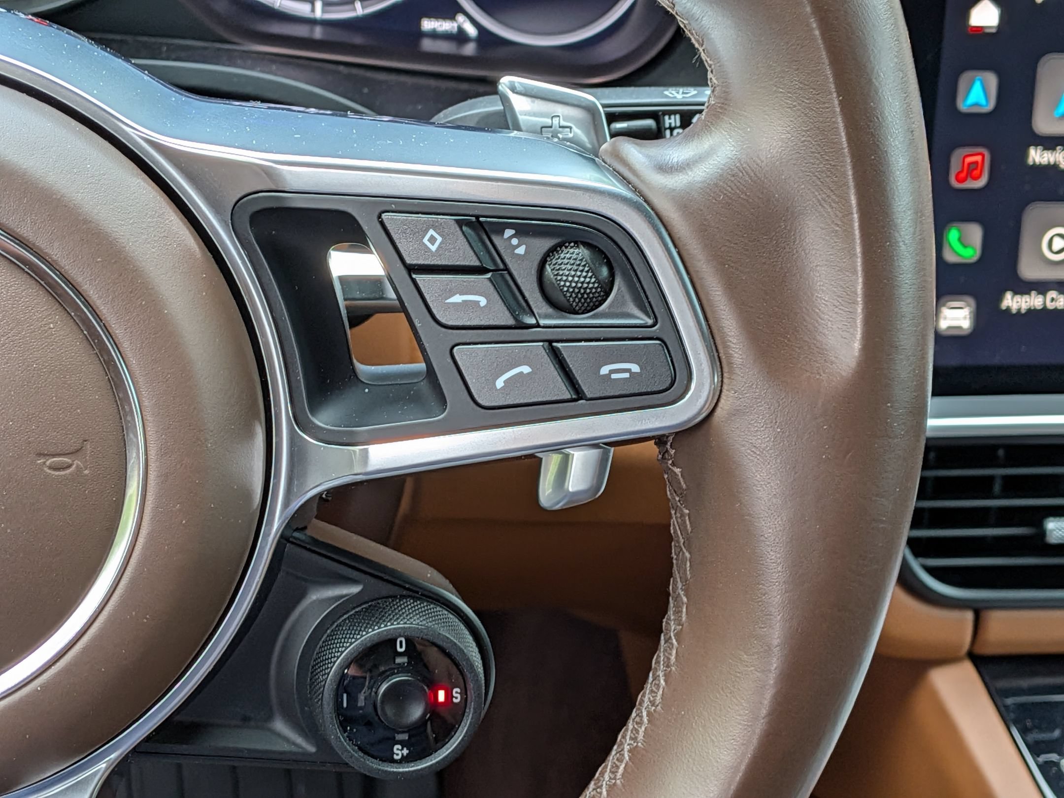 Certified 2023 Porsche Cayenne S Platinum AWD/4WD image 10