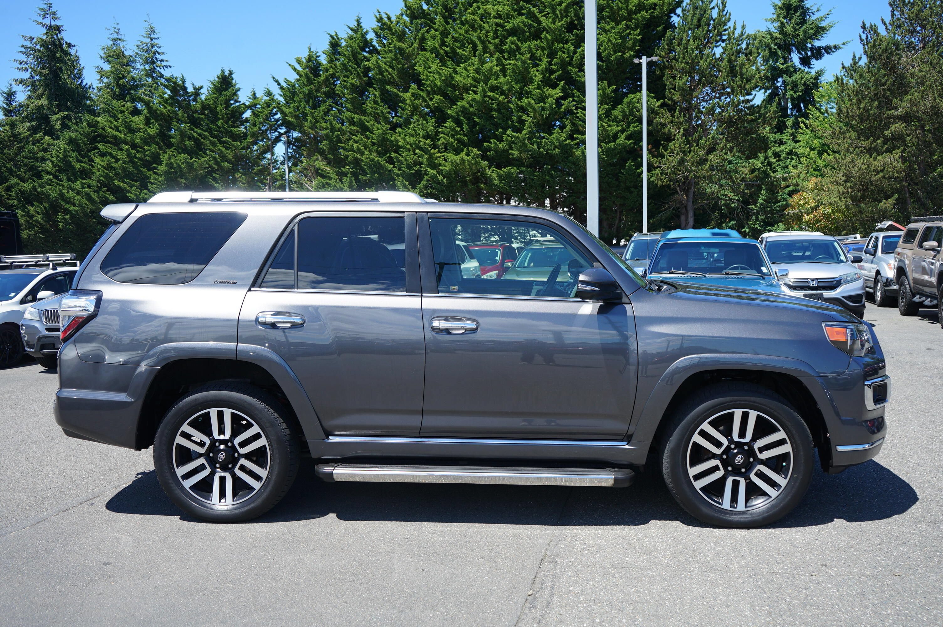 Used 2015 Toyota 4Runner Limited AWD/4WD image 6