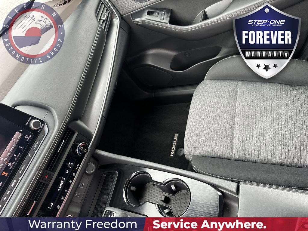 Used 2023 Nissan Rogue SV FWD image 33