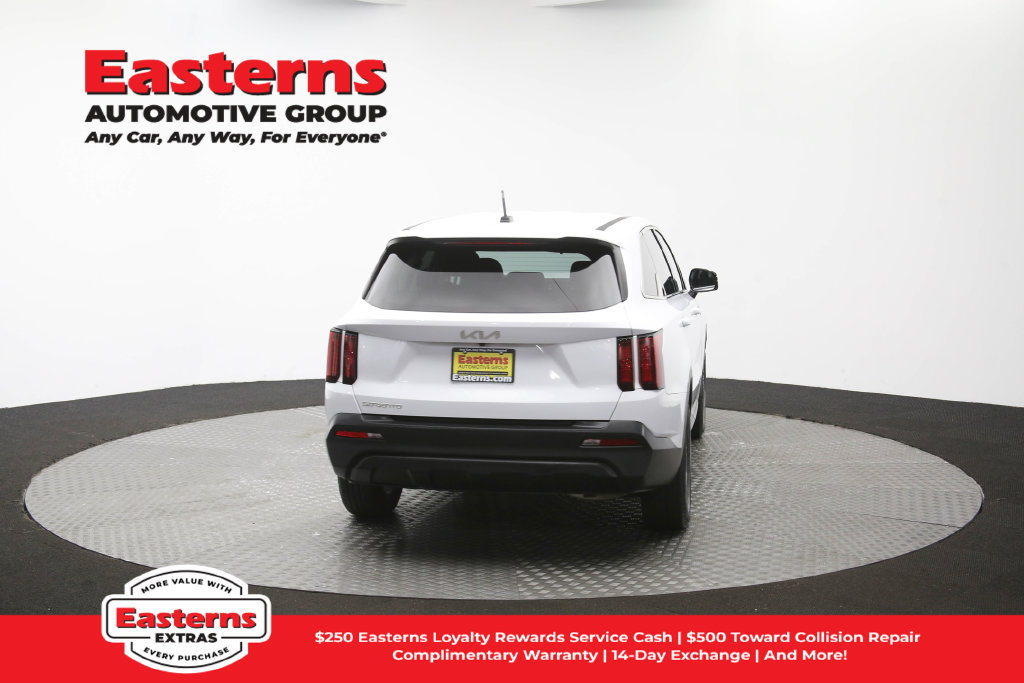 Used 2023 Kia Sorento LX FWD image 37