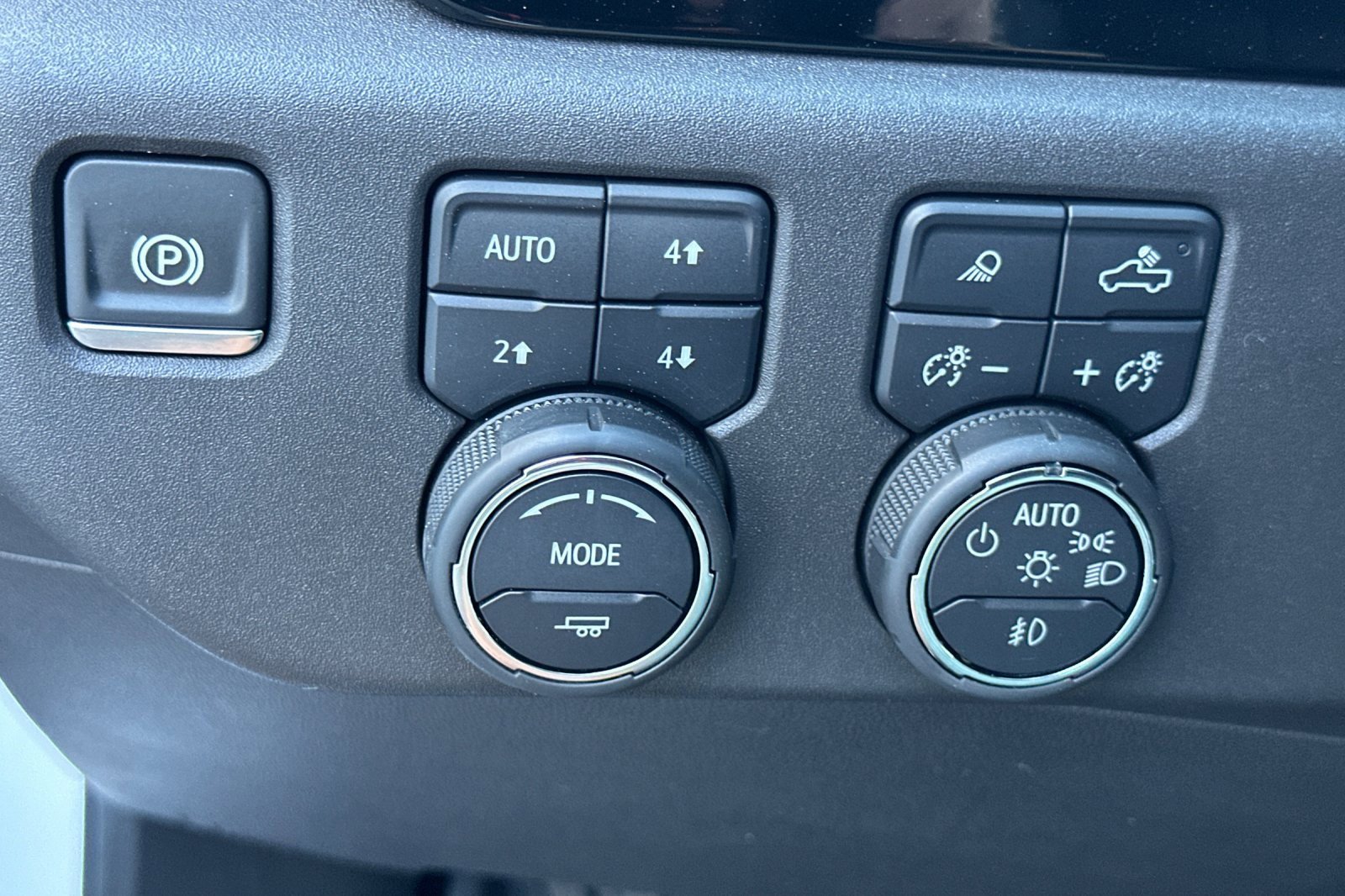 Used 2024 Chevrolet Silverado 1500 LT Trail Boss w/ LT Trail Boss Premium Package image 35