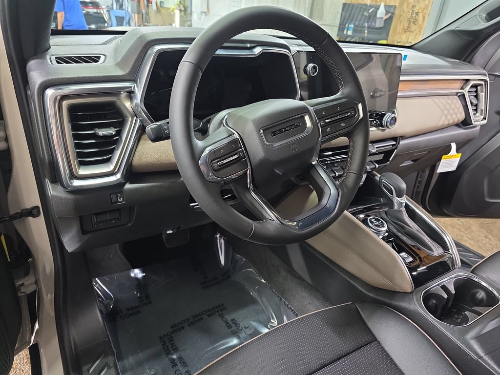 New 2026 GMC Canyon Denali AWD/4WD image 15