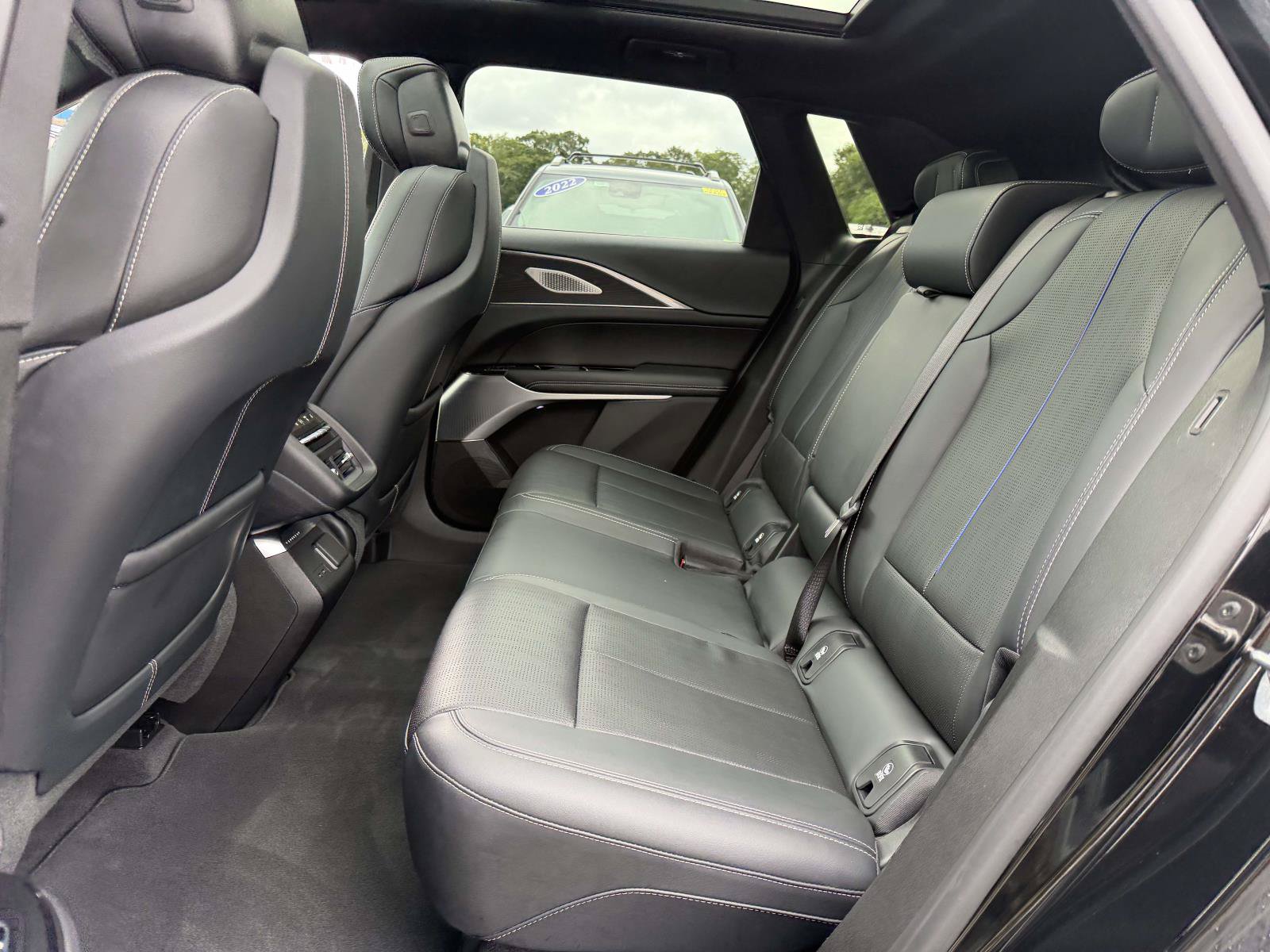 Used 2024 Cadillac Lyriq Luxury RWD image 14