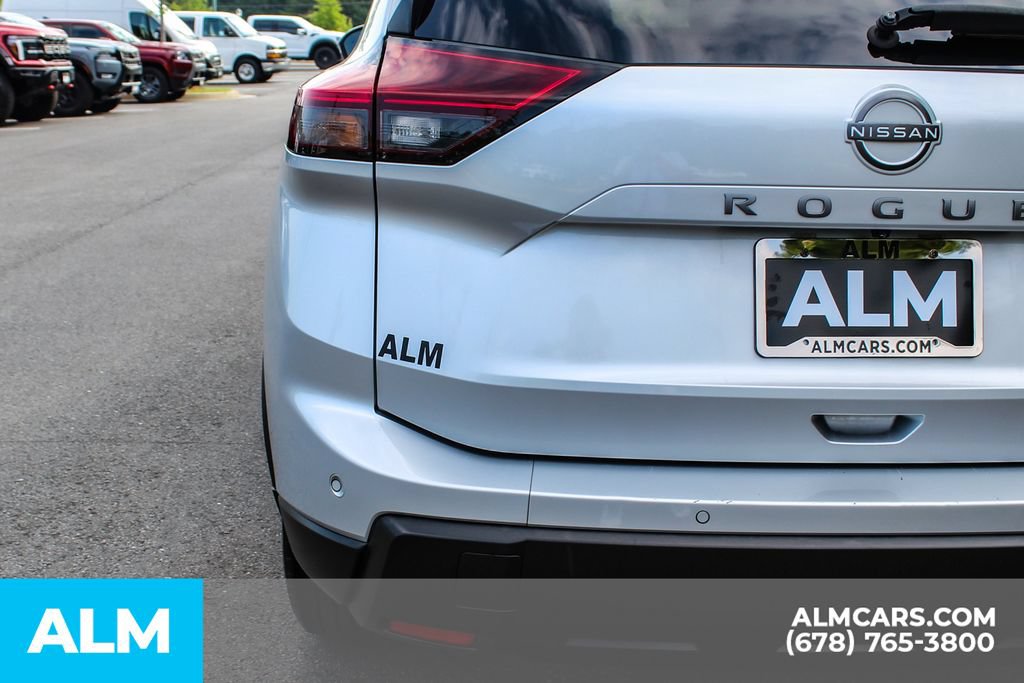 Used 2024 Nissan Rogue SV AWD/4WD image 12