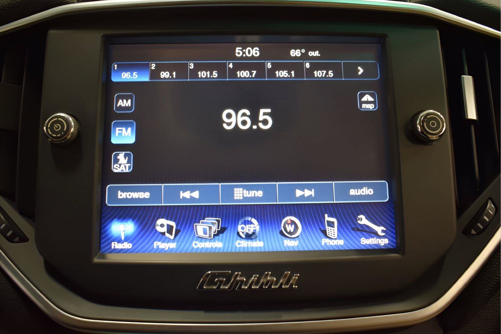 Used 2014 Maserati Ghibli RWD image 23