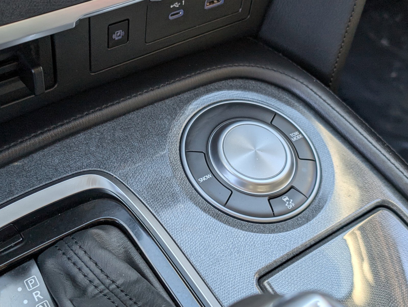 Certified 2024 Nissan Armada SV RWD image 27