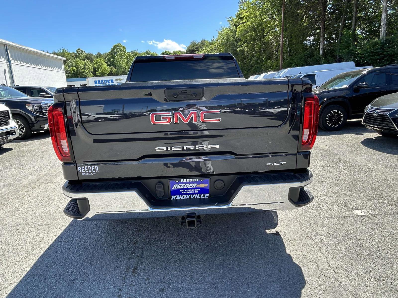 Used 2025 GMC Sierra 1500 SLT AWD/4WD image 4