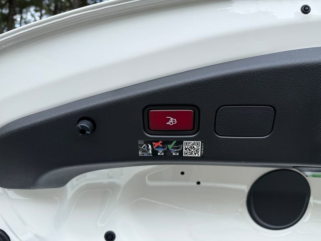 New 2026 Mercedes-Benz CLE 300 4MATIC Cabriolet image 16