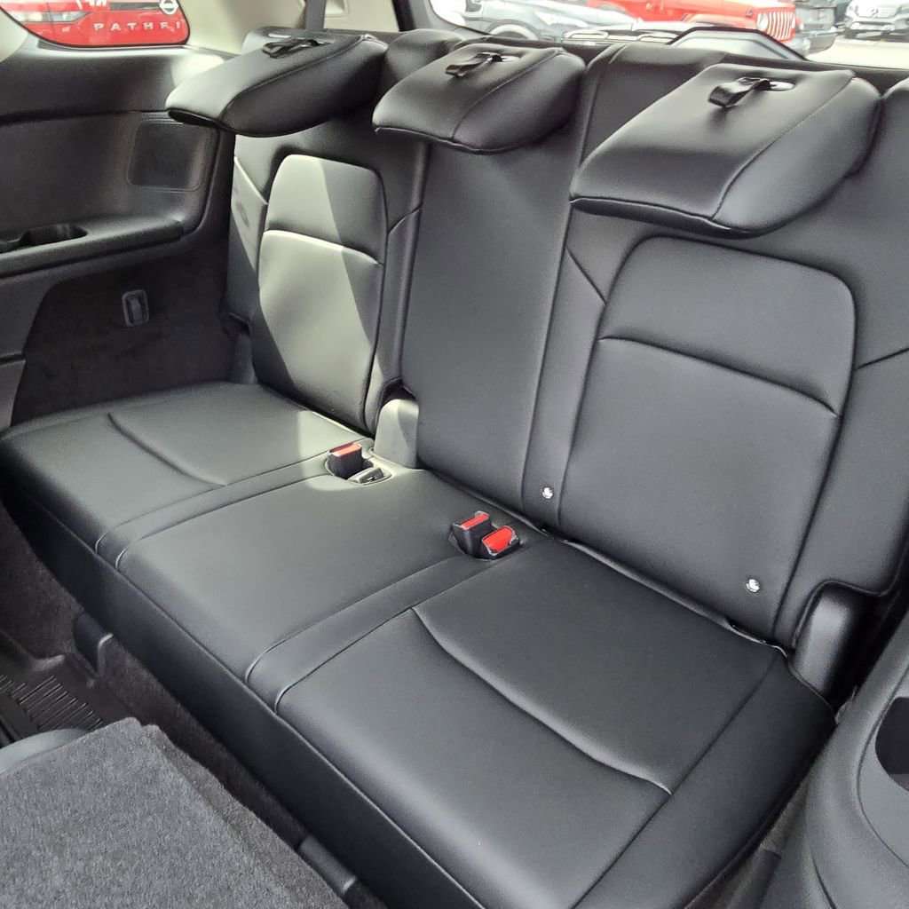 New 2026 Nissan Pathfinder SL w/ SL Premium Package image 10