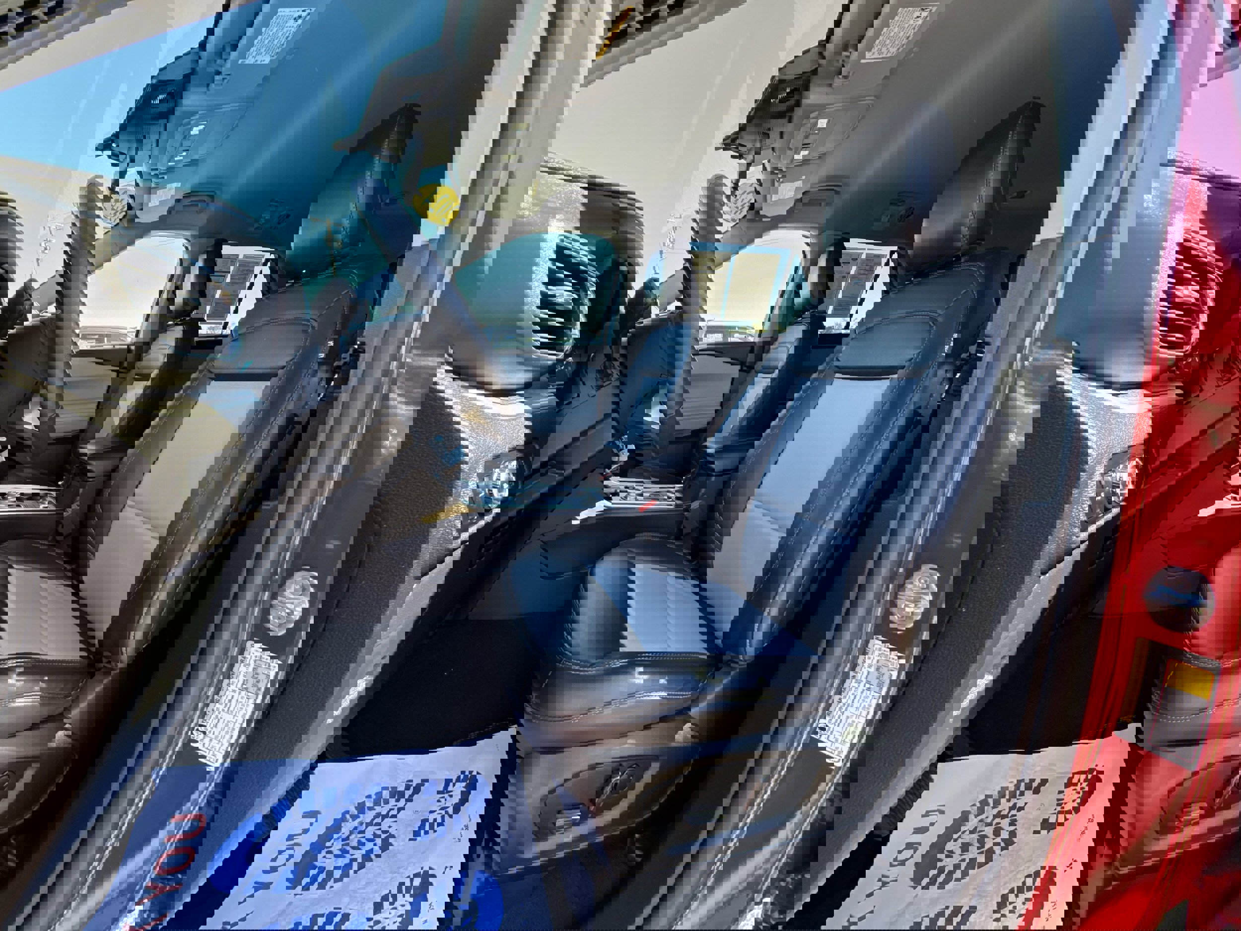 Used 2024 Ford Explorer XLT w/ Equipment Group 202A image 9