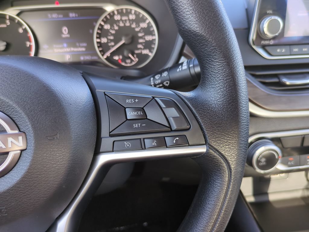 Used 2024 Nissan Altima 2.5 SV FWD image 19