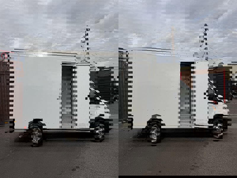 Used 2023 Ford Transit 350 DRW image 9