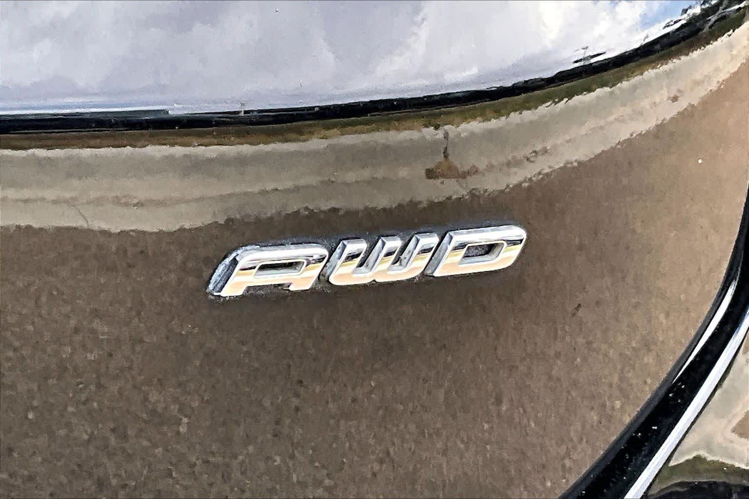 Used 2022 Ford Edge Titanium AWD/4WD image 10