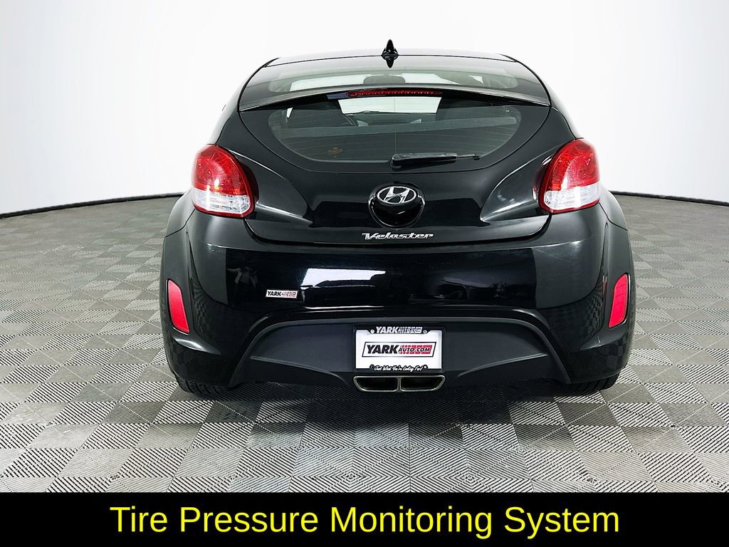Used 2012 Hyundai Veloster image 9