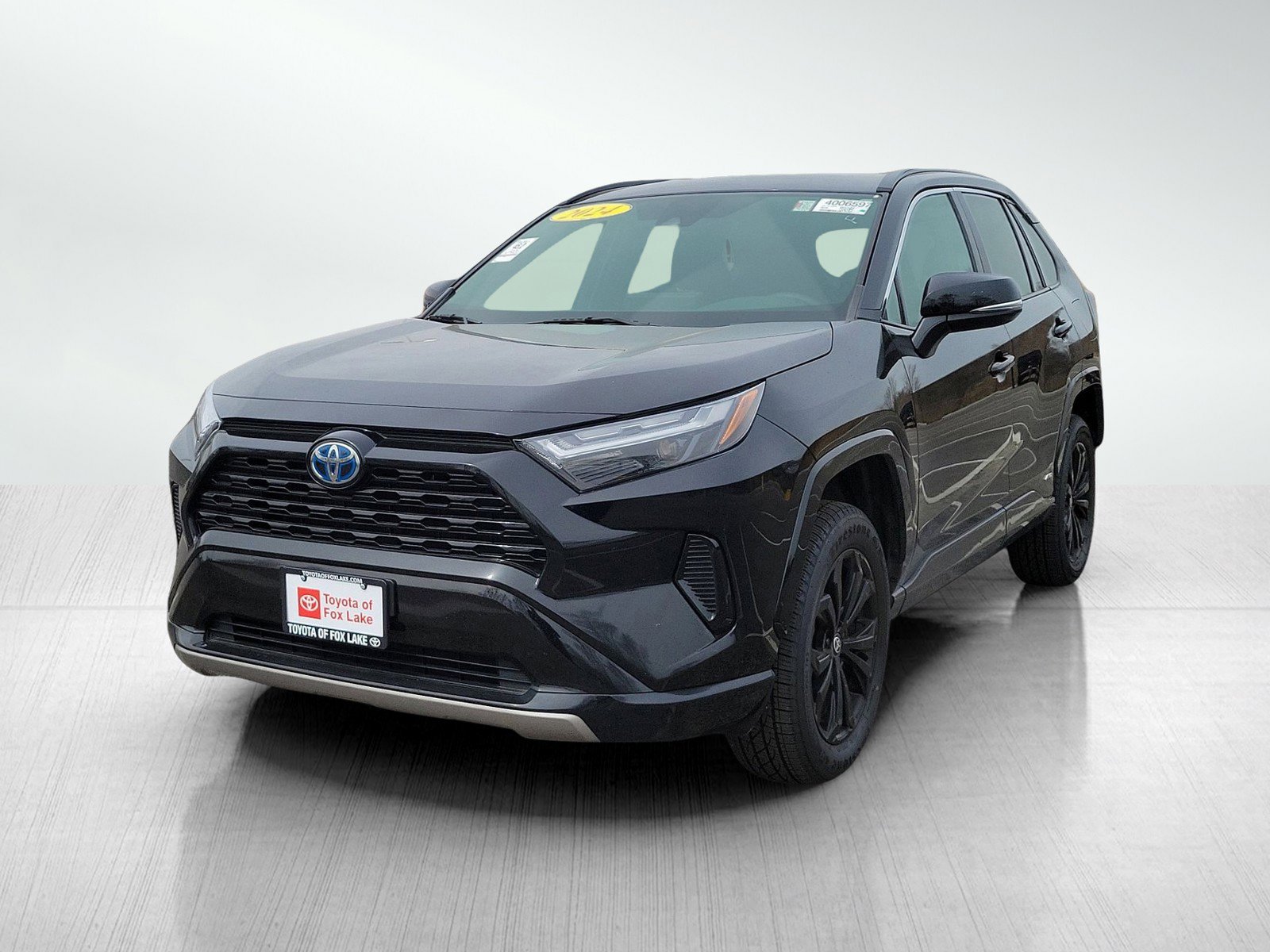 Used 2024 Toyota RAV4 SE AWD/4WD image 2