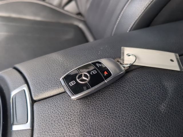 Used 2017 Mercedes-Benz E 300 4MATIC image 29