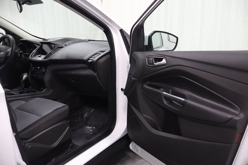 Used 2019 Ford Escape SE image 14