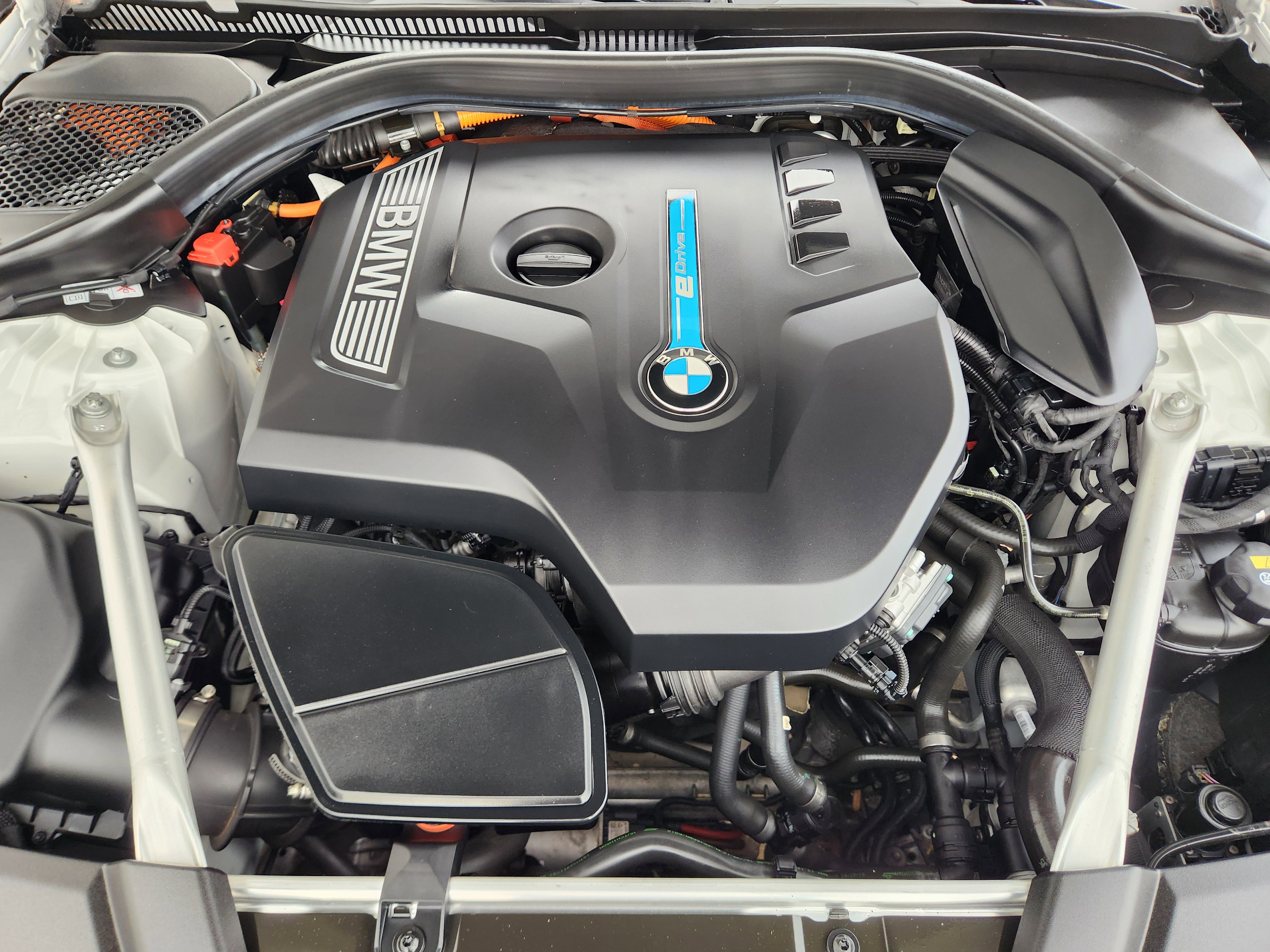 Used 2020 BMW 530e w/ M Sport Package image 37