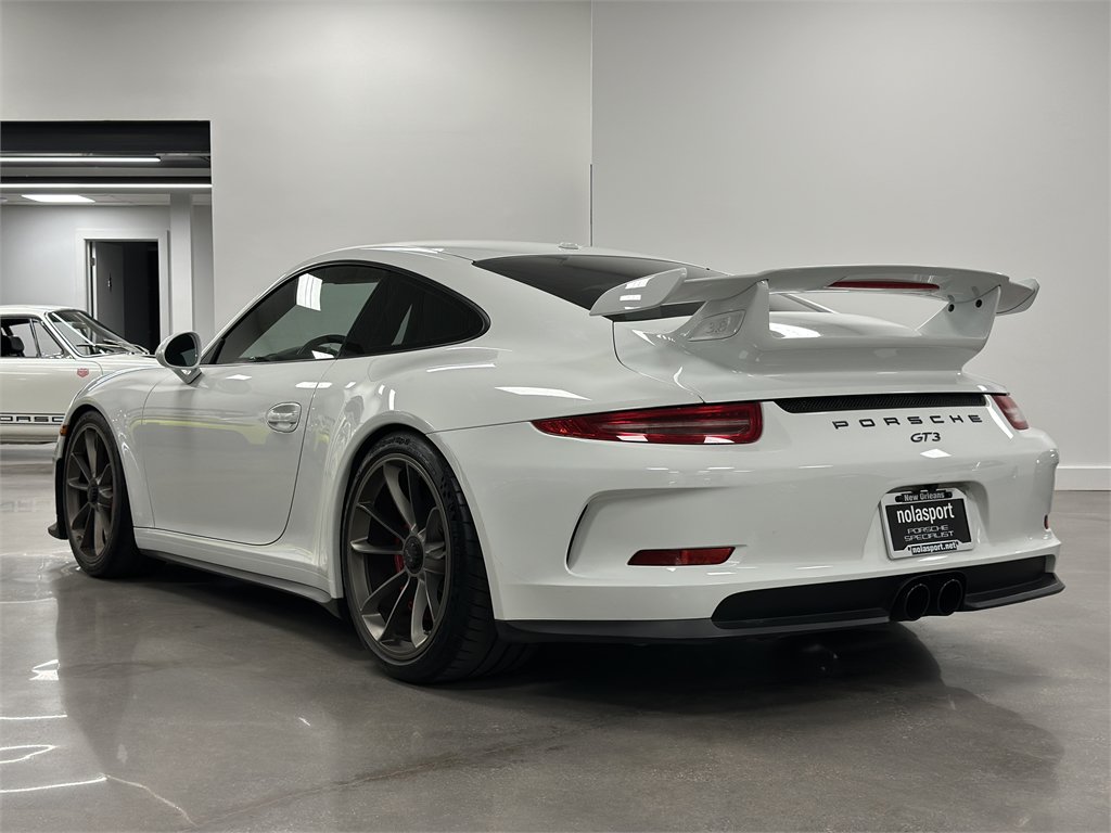 Used 2015 Porsche 911 GT3 RWD image 6