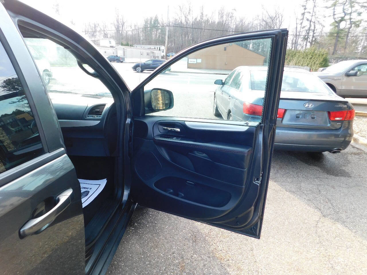 Used 2019 Dodge Grand Caravan GT image 16