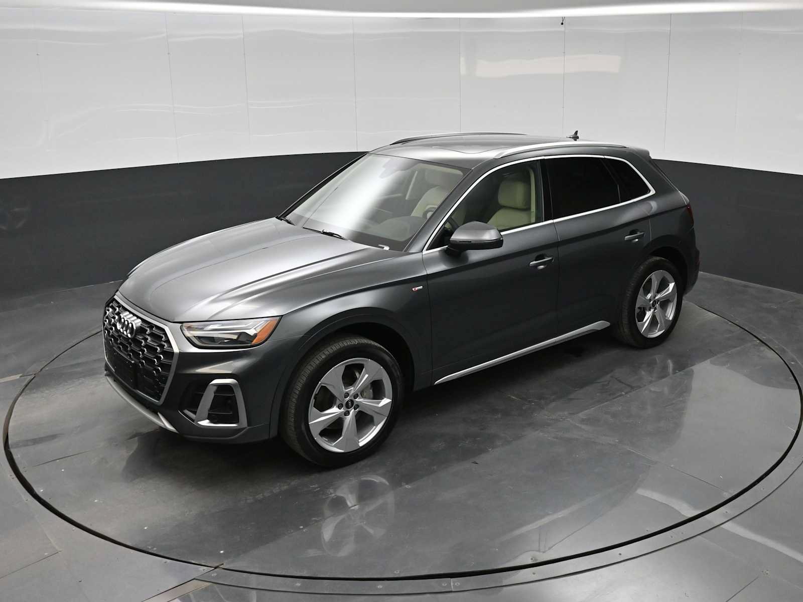 Used 2022 Audi Q5 2.0T Premium Plus w/ Premium Plus Package AWD/4WD image 26