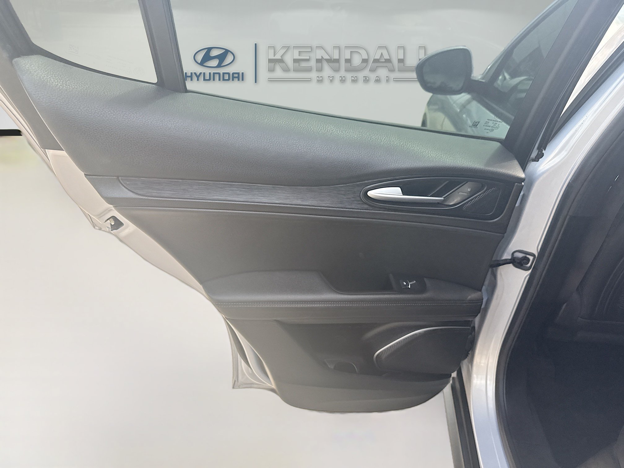 Used 2023 Alfa Romeo Stelvio Sprint RWD image 23