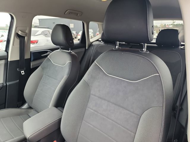 Used 2024 Volkswagen Taos SE image 12