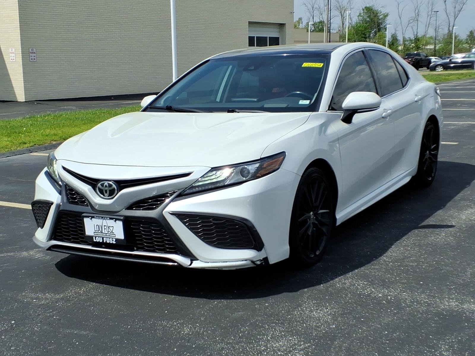 Used 2021 Toyota Camry XSE image 2