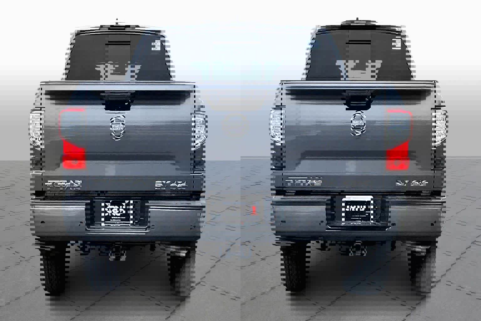 Used 2024 Nissan Titan SV w/ Accessory Utility Package image 8