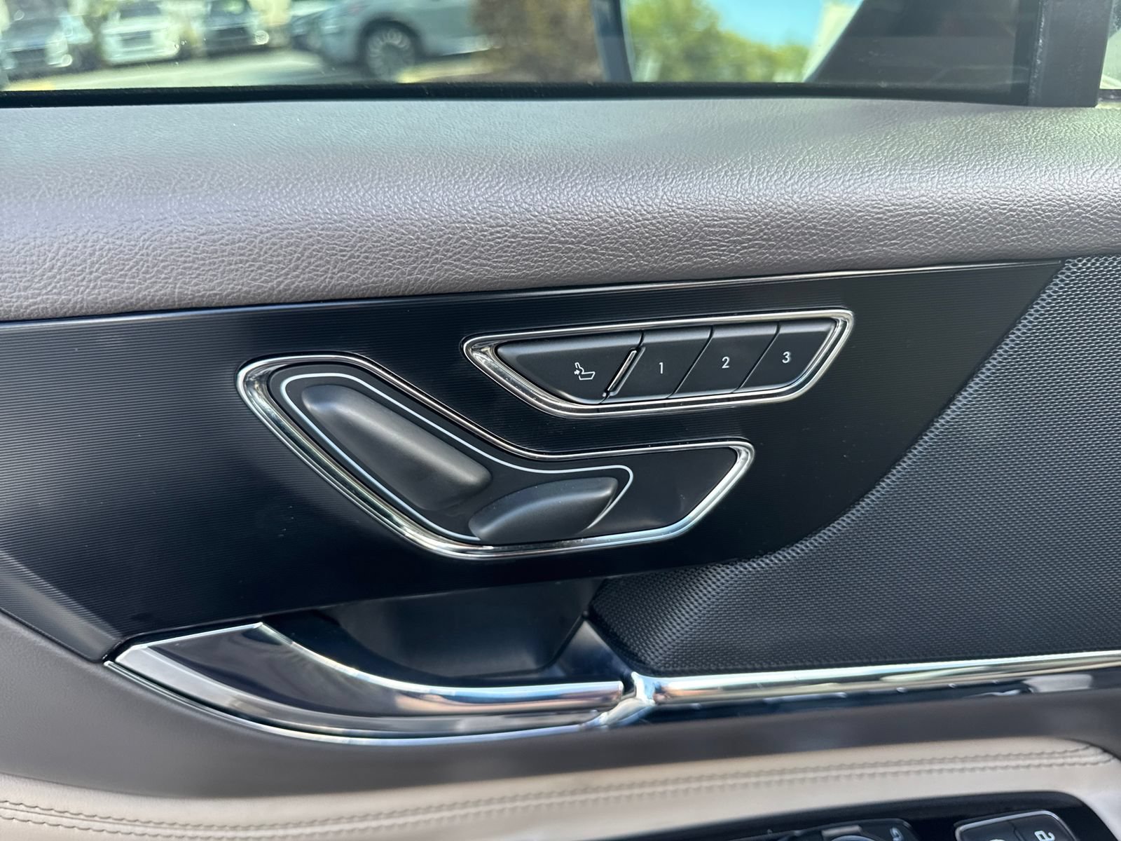 Used 2020 Lincoln Corsair Reserve w/ Equipment Group 201A FWD image 22