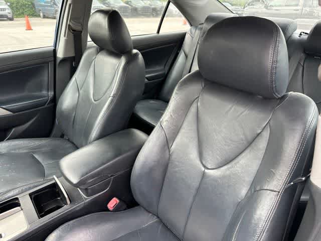 Used 2011 Toyota Camry SE w/ SE Extra-Value Pkg #1 FWD image 4