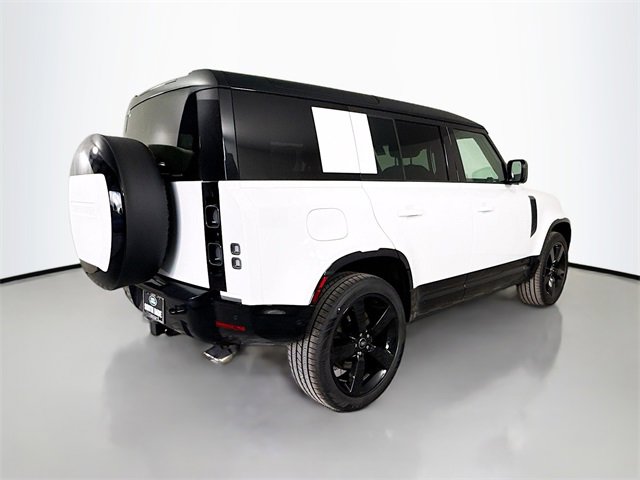 Certified 2025 Land Rover Defender 110 V8 image 5