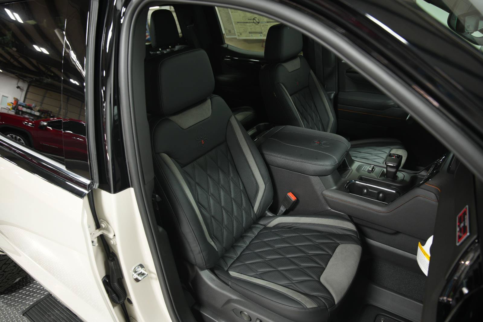 New 2026 GMC Sierra 1500 AT4 w/ AT4 Premium Package AWD/4WD image 17